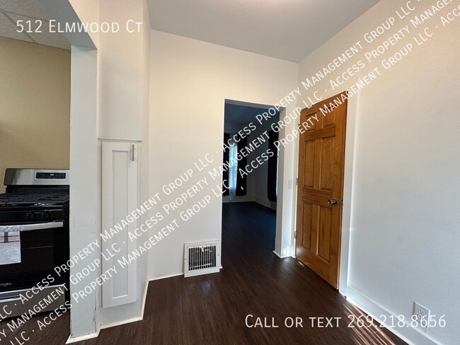 Building Photo - 512 Elmwood Ct