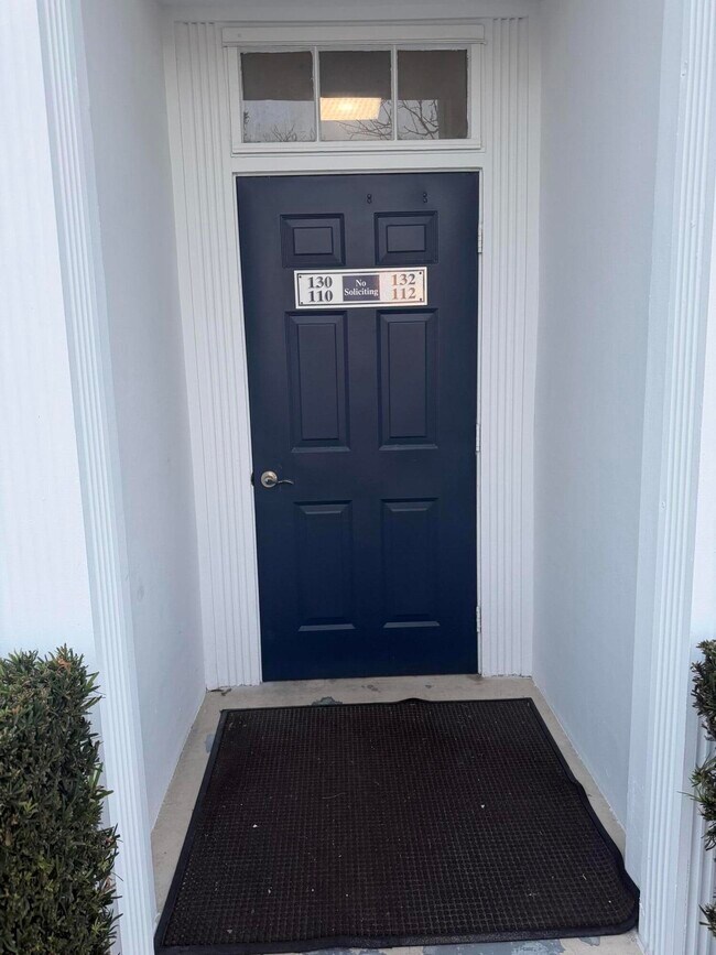 Building Photo - 110 Cypress Club Dr