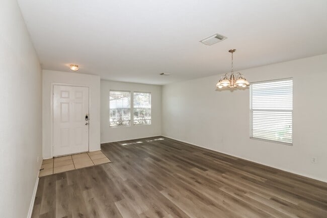 Building Photo - 3826 Rowlock Vine Dr