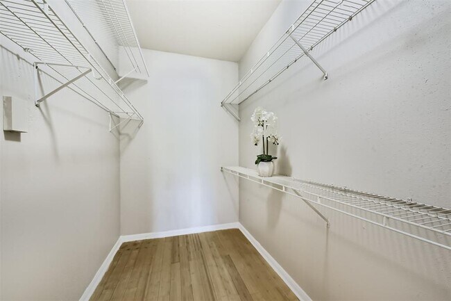 Building Photo - 1330 Old Spanish Trl