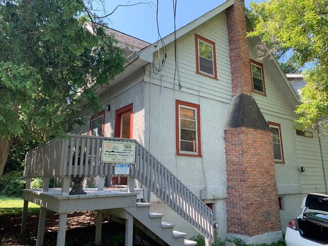 Building Photo - 918 Danby Rd