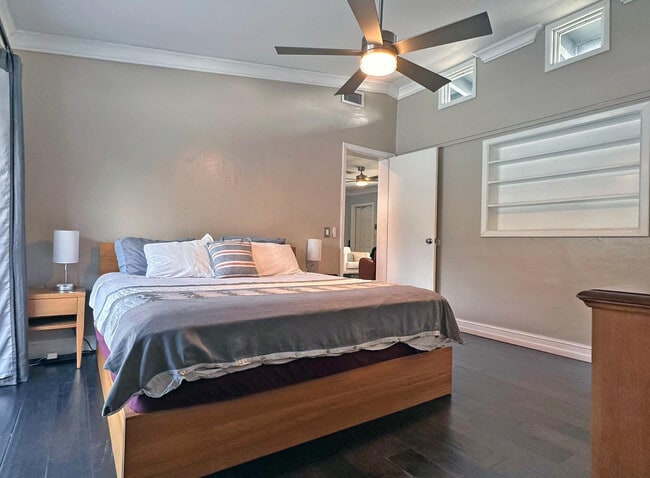 Building Photo - 525 NE 27th St