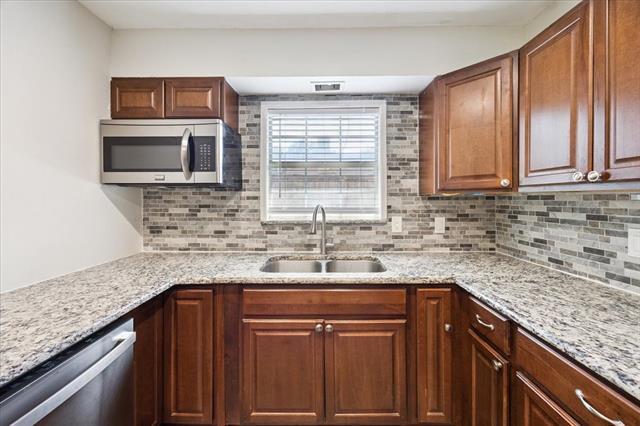 Building Photo - 2509 Avenel Dr