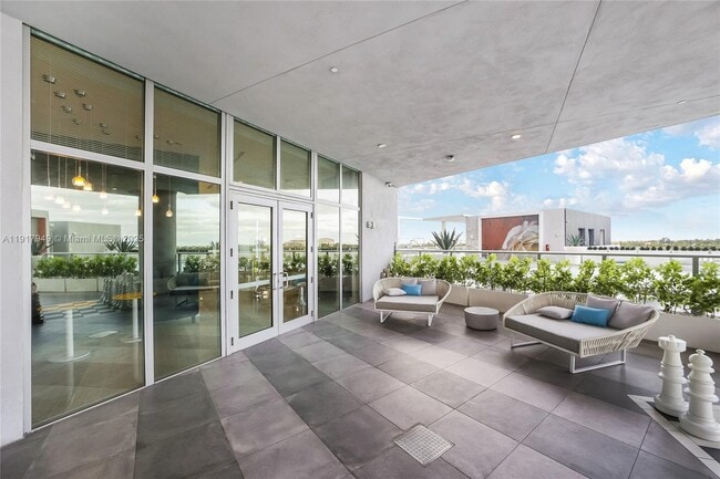 Building Photo - 2000 Metropica Wy