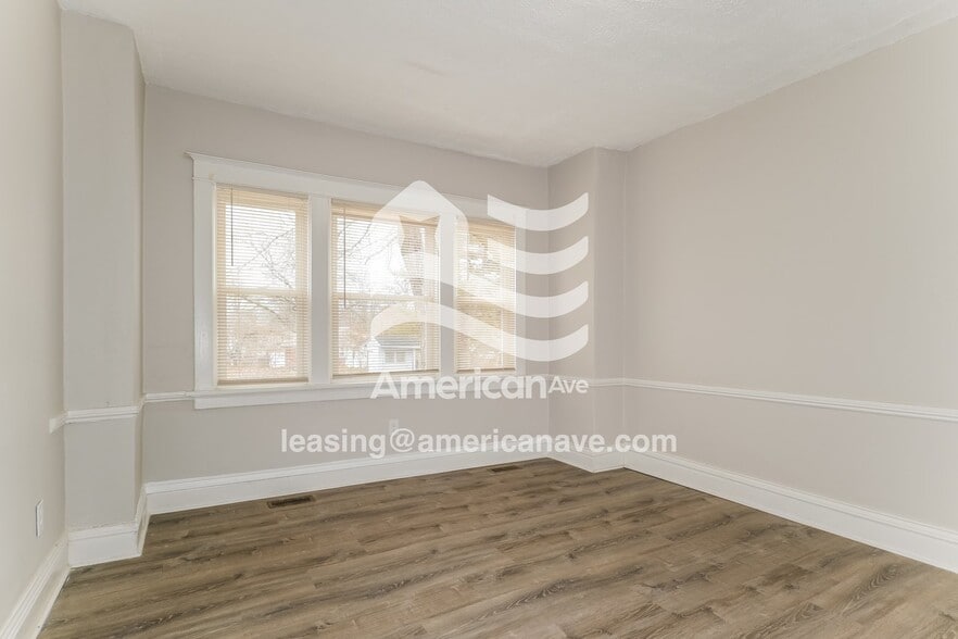 Building Photo - 8111 Monroe Ave