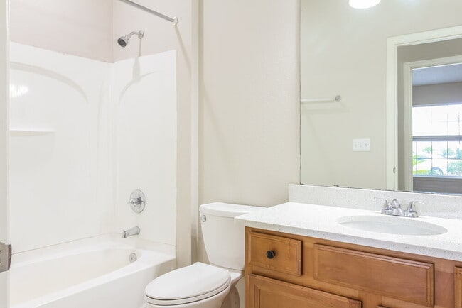 Building Photo - 6602 River Falls Dr