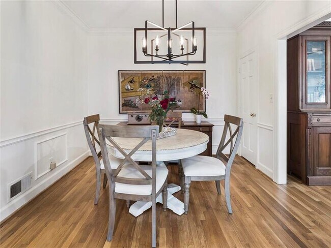 Building Photo - 1872 Wycliff Rd NW