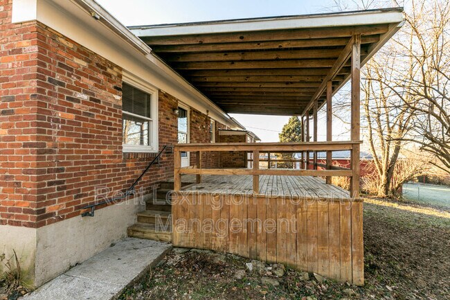 Building Photo - 145 Newcastle St