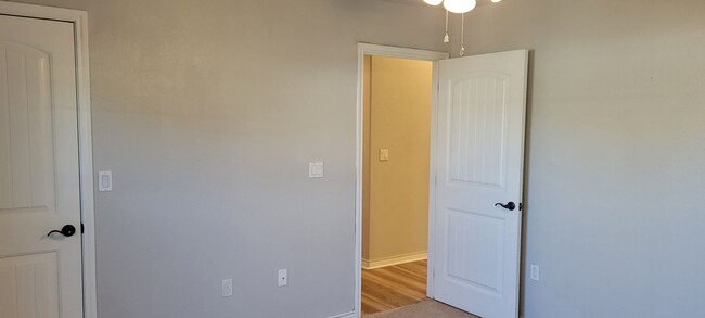 Building Photo - UPDATED HOME IN NORTHEAST CLOVIS