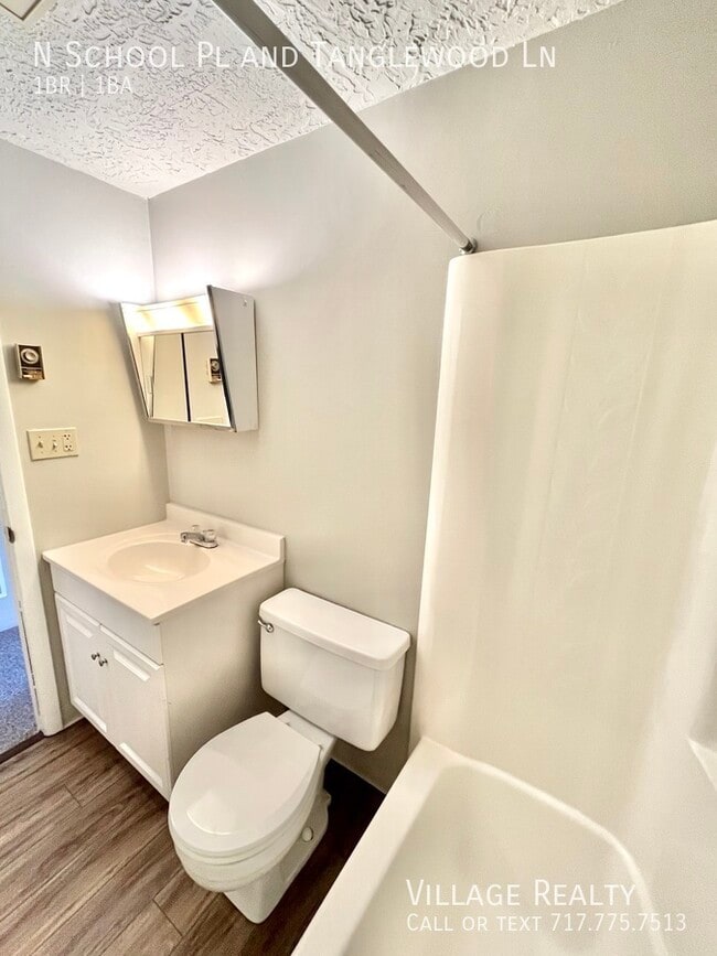 Building Photo - Few steps! Available NOW! Roomy 1-Bed with...