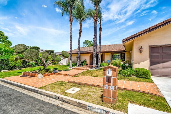 Building Photo - 22376 Algunas Rd