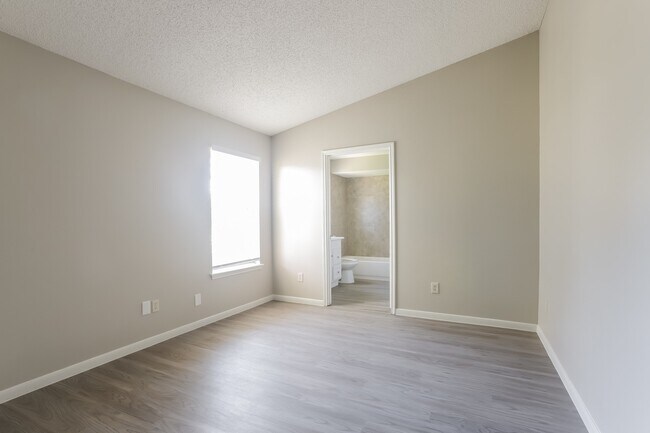 Building Photo - 7712 Sign St