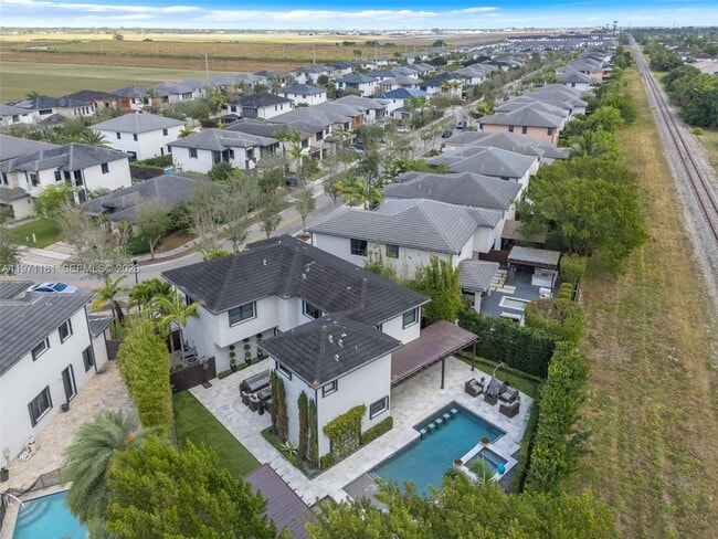 Building Photo - 16184 SW 136 Way