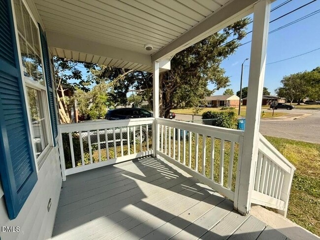 Building Photo - 1002 E Harnett St