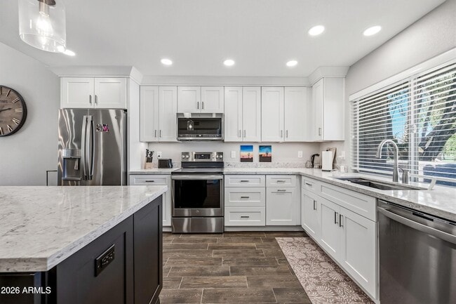 Building Photo - 7340 N Vía Camello Del Norte