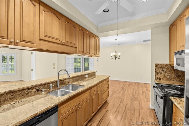 Building Photo - 7362 Pine Creek Way