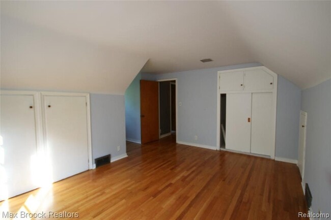 Building Photo - 702 Hendrie Blvd