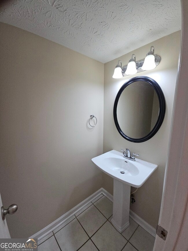 Building Photo - 102 Sauterne Way