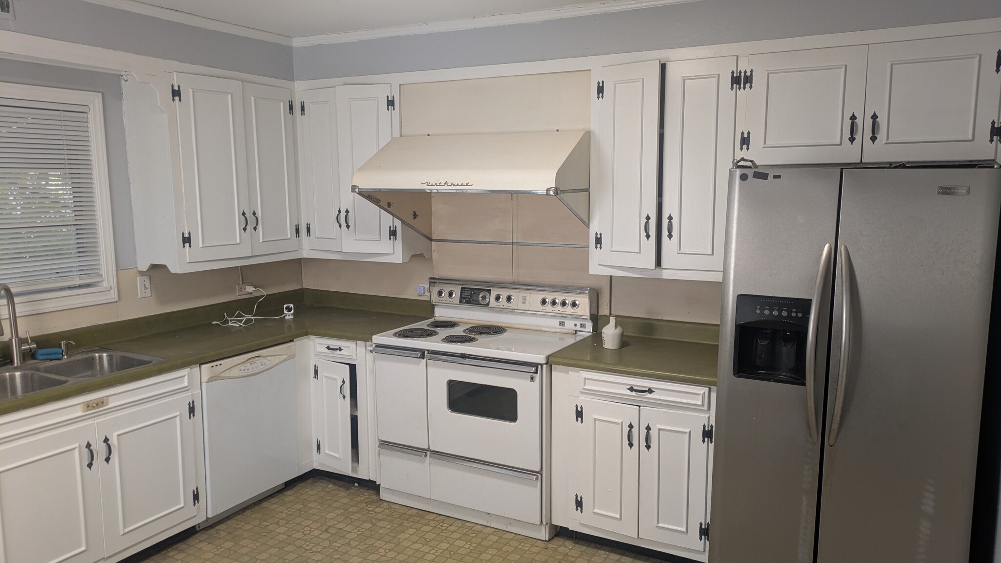 Building Photo - 1816 W Main St