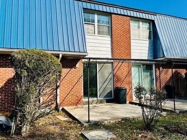 Building Photo - 1030 Tener St