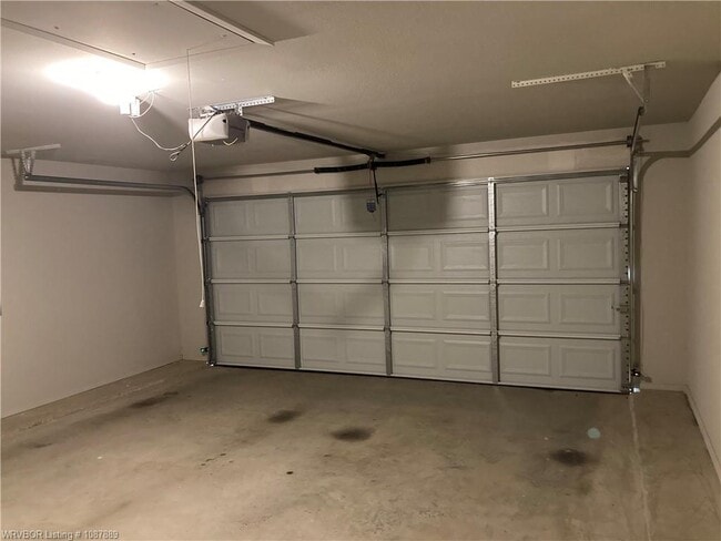 Building Photo - 8004 Dogwood Dr