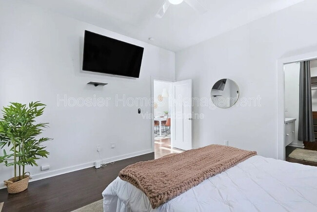 Building Photo - 1421 Leonard St