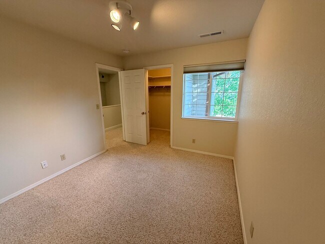 Building Photo - 3056 Alpine Creek Rd