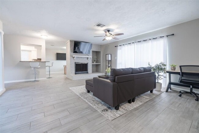 Building Photo - 9907 Towne Tower Ln