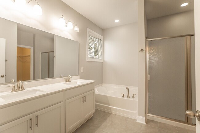 Building Photo - 149 Laurel Hill Pl