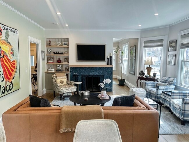 Building Photo - 15 Waban St