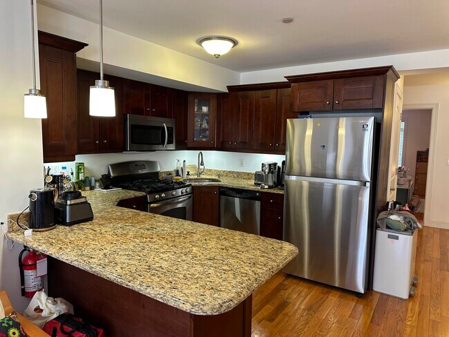 Building Photo - 124 68th St