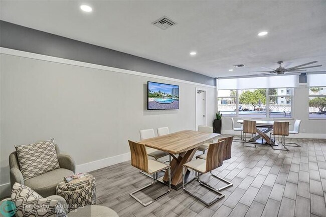 Building Photo - 301 N Ocean Blvd