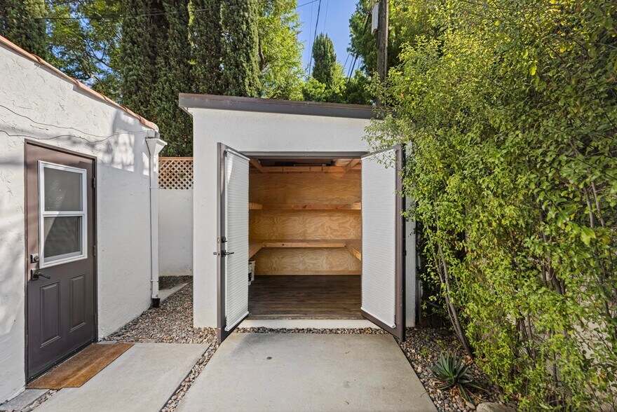 Building Photo - 1169 S Sierra Bonita Ave