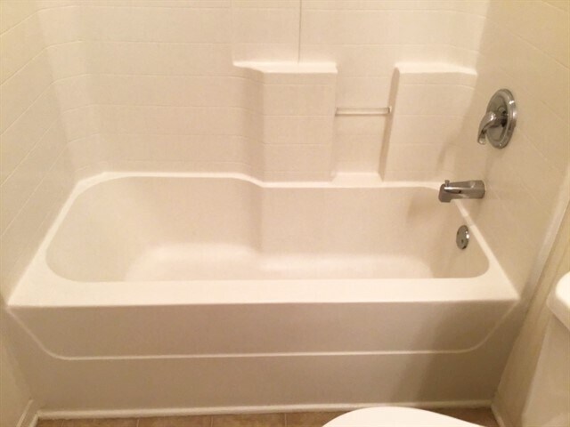 Building Photo - 25 Hartland Ct