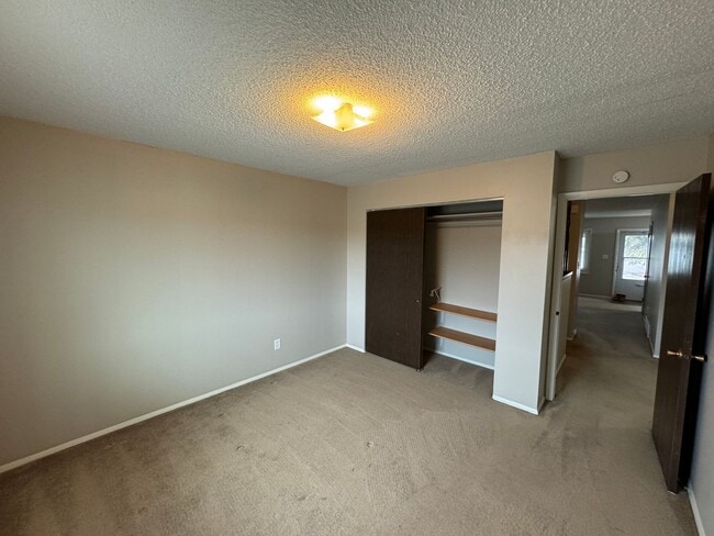 Building Photo - 2 bed, 2 office, 2 bath Townhouse