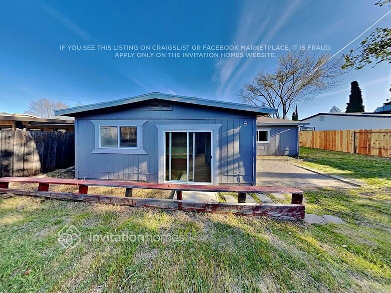 Building Photo - 8140 Villa Oak Dr