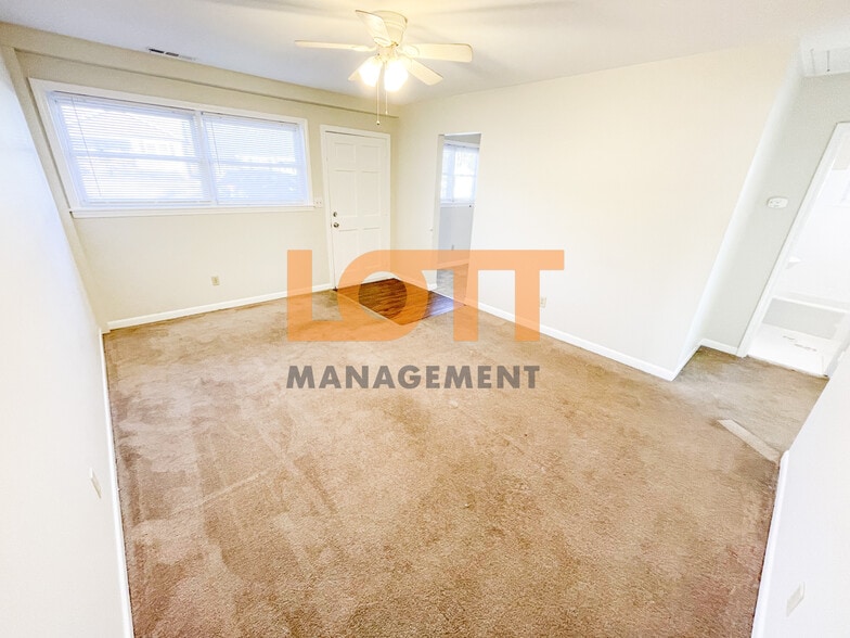 Building Photo - 2404 E Lee Rd