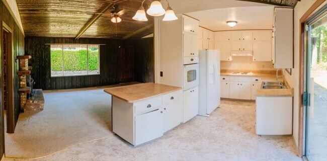 Building Photo - 2134