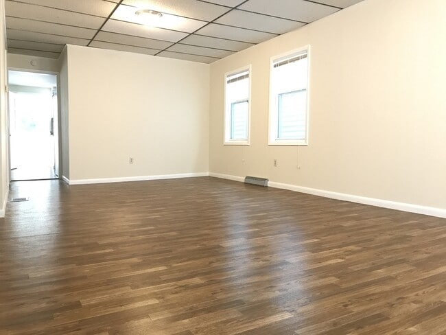 Building Photo - 109 Ford Ave