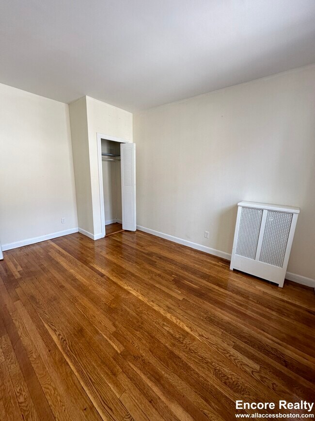 Building Photo - 1137 Commonwealth Ave