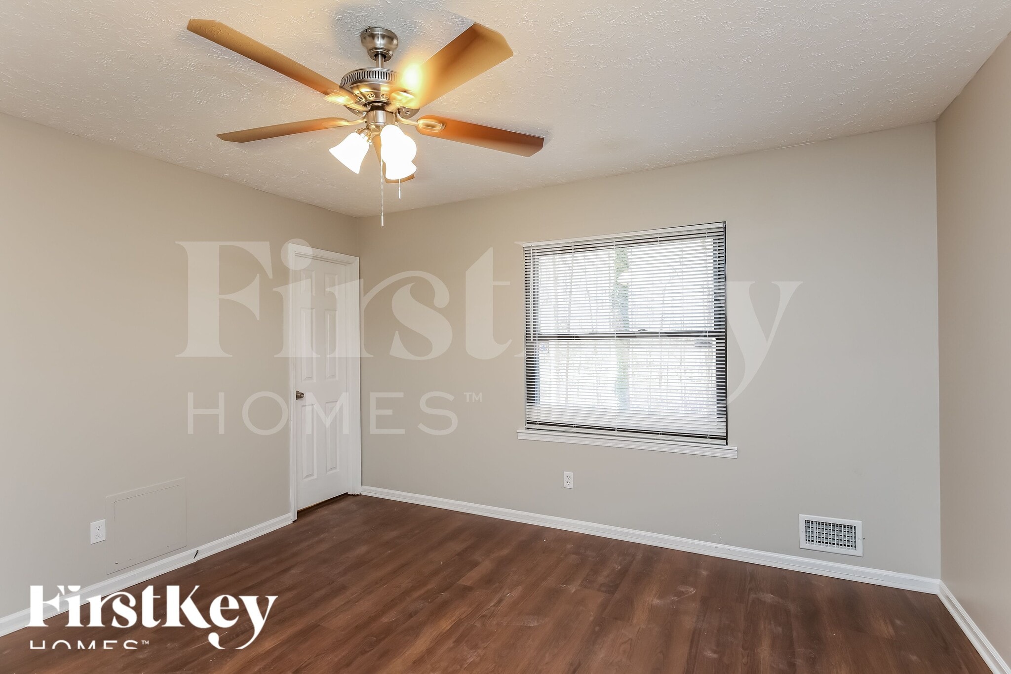 Building Photo - 432 Shady Ln Cir