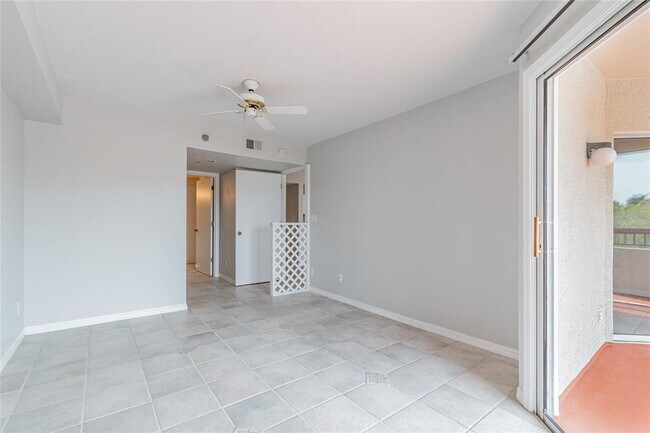 Building Photo - 2323 Feather Sound Dr