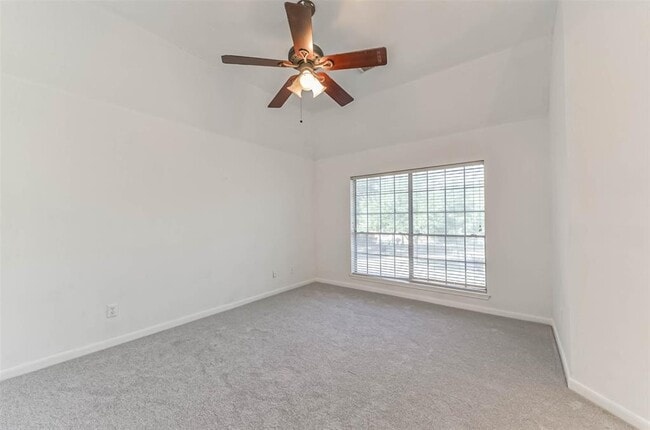 Building Photo - 15206 Evergreen Knoll Ln