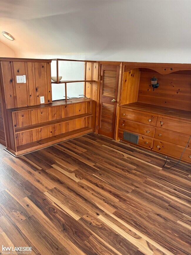 Building Photo - 9539 Beaverland St