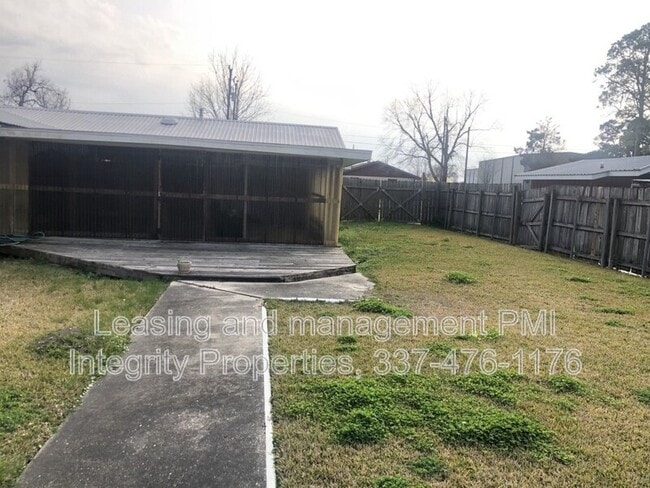 Building Photo - 2809 S Curtis Dr