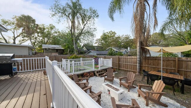 Building Photo - 307 W Haya St