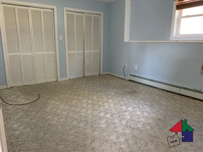 Building Photo - Barre Single Family Home - 4BR 1.5BA with In-Unit Laundry