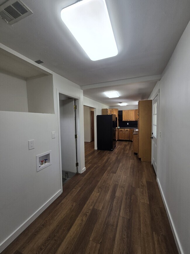 Building Photo - 1121 Luther E