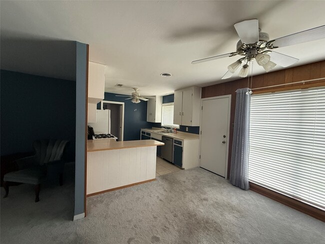 Building Photo - 7945 Cedel Dr