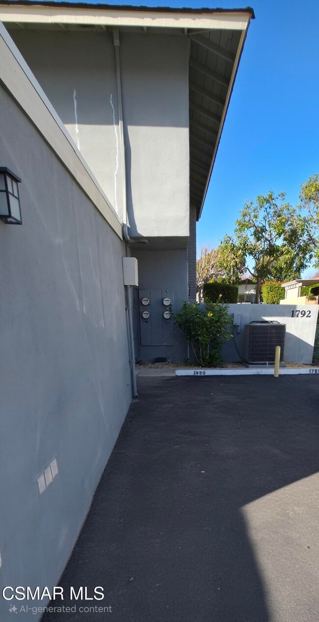 Building Photo - 1792 E Avenida De Las Flores